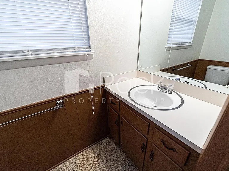 604 Moraine Ave — Photo 17
