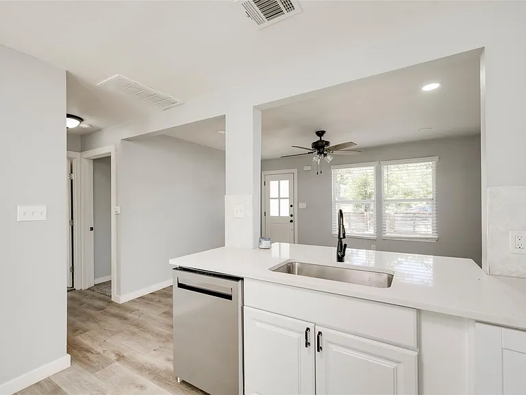 1400 Marcus Pl #B — Photo 27