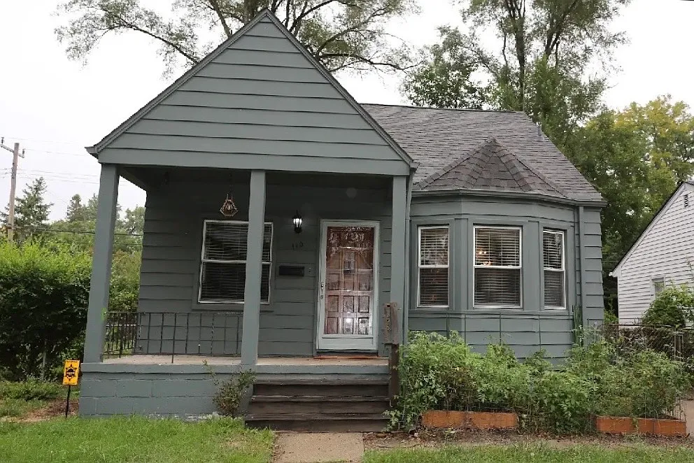 110 W Coy Ave — Photo 2