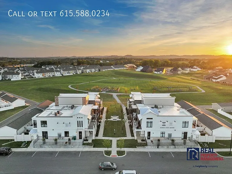 1029 Ewell Farm Cir — Photo 36