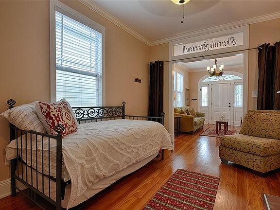 3rd image of 1925-27 Iberville St
