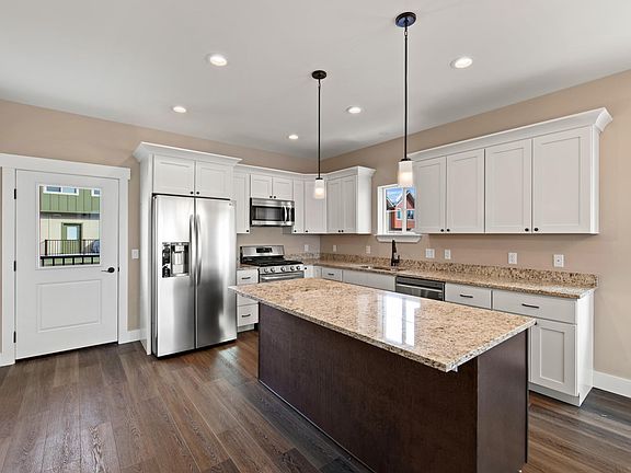 3rd image of 2460 Shenandoah Dr #B