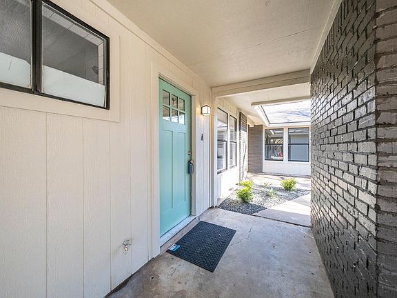 3rd image of 505 Old West Dr #2