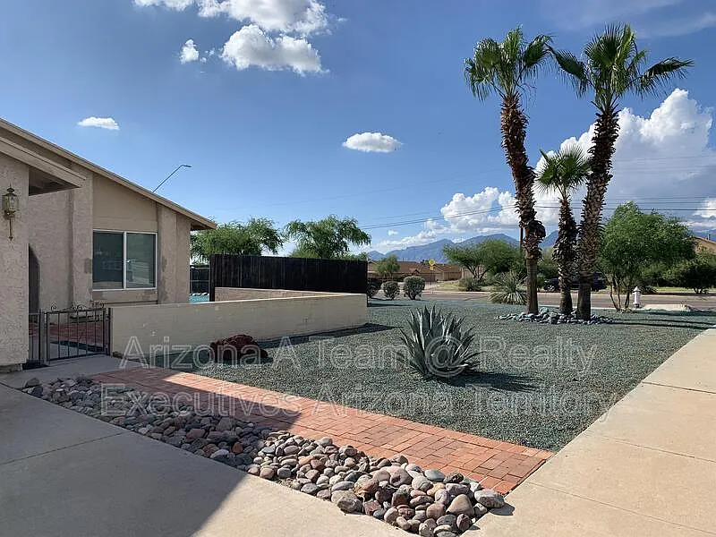 2602 S Black Moon Dr