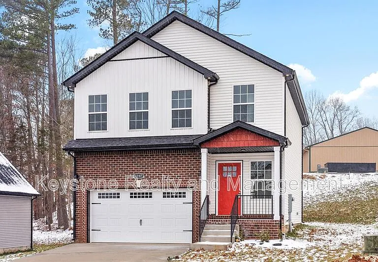 1237 Cardinal Creek Dr — Photo 1