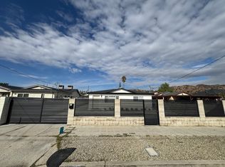 10501 Cantara St, Sun Valley, CA 91352