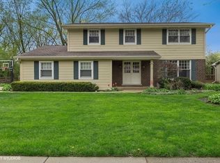 1700 Longvalley Dr, Northbrook, IL