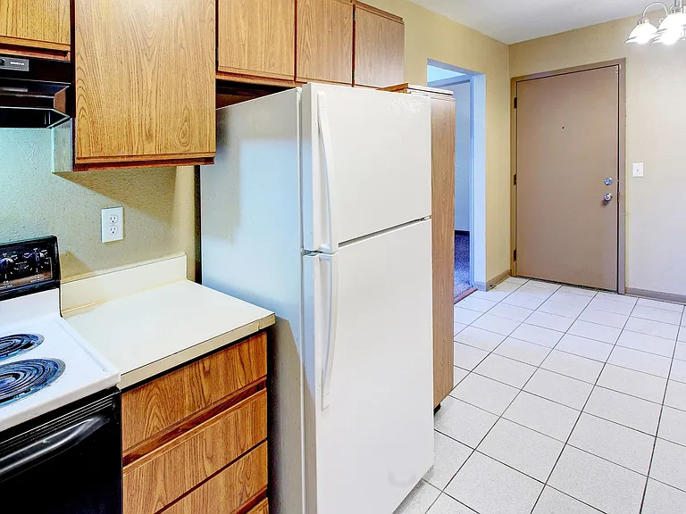 419 Stratford Way #6 — Photo 5