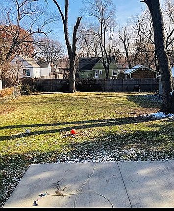 5th image of 7915 Belleview Ave