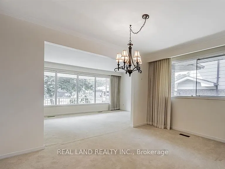 274 Timothy Ct #UPPER — Photo 12