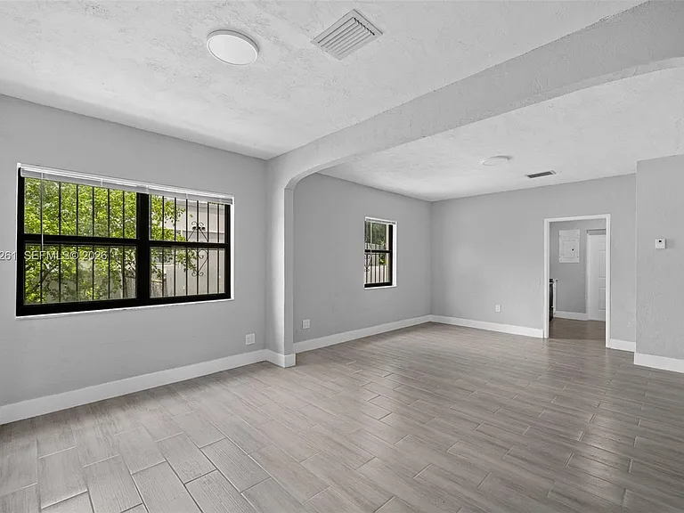1227 NW 27th St — Photo 5