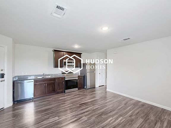 4th image of 9743 Veyblum St Unit B