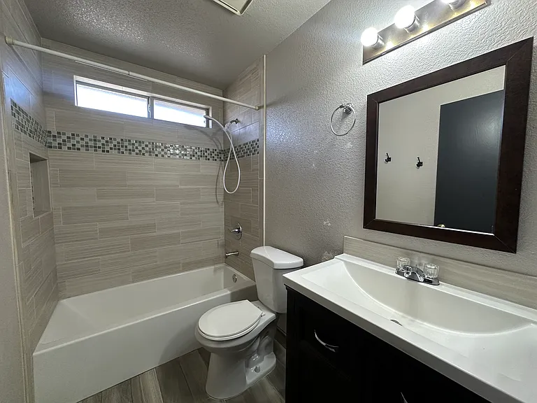 4541 Creekside Cir — Photo 14