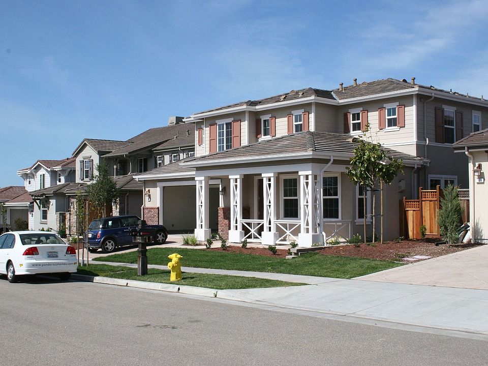 1st image of 5 Deerfield Dr