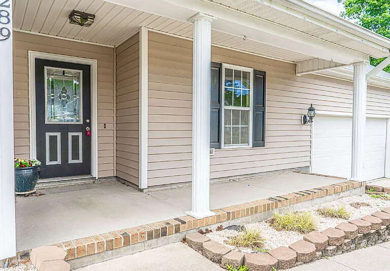 289 Strike Eagle Dr — Photo 2