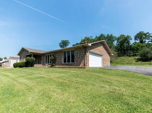 1155 Snider St, Marion, VA 24354