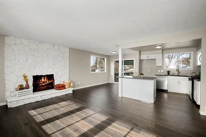 3 bed, 1905 sqft, $2,300 — Photo 3