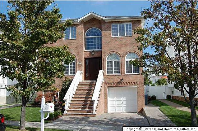 1st image of 217 Swinnerton St