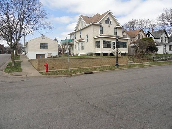 2nd image of 1060 N Woodbridge St