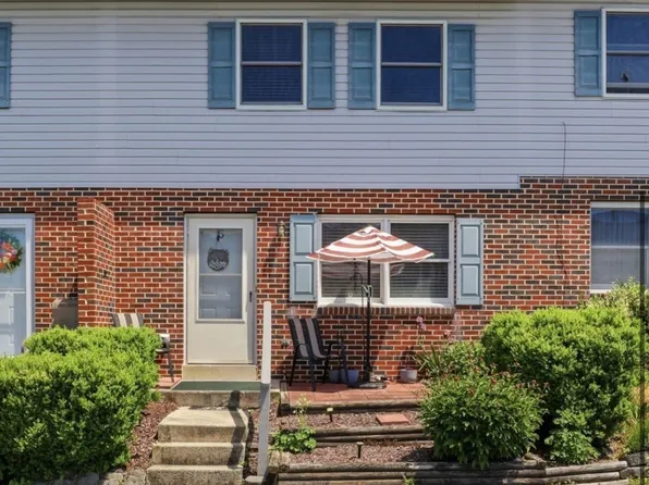 53 W Cabin Hollow Rd #B-2, Dillsburg, PA 17019