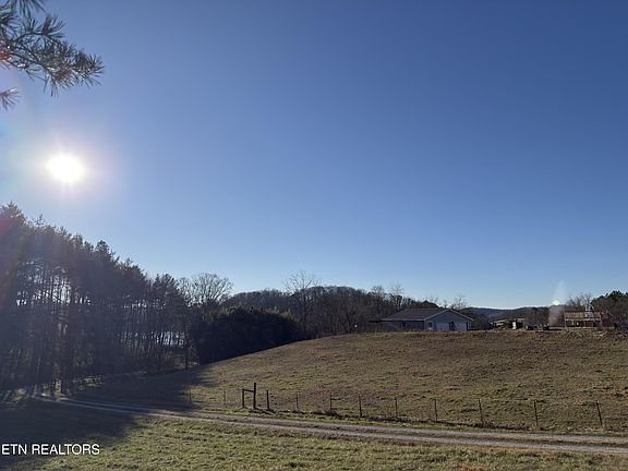 5th image of 1811 James Ferry Rd