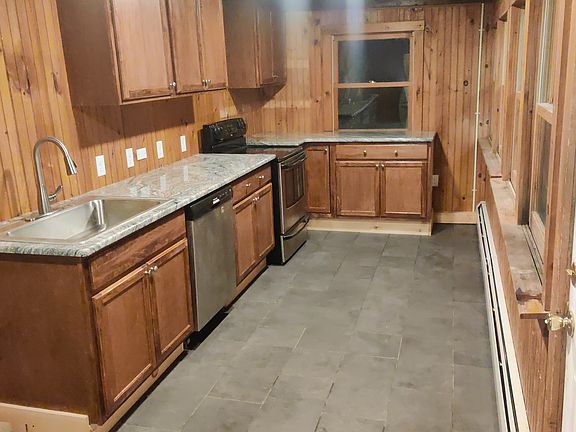 4th image of 37 Whitehall Rd #4