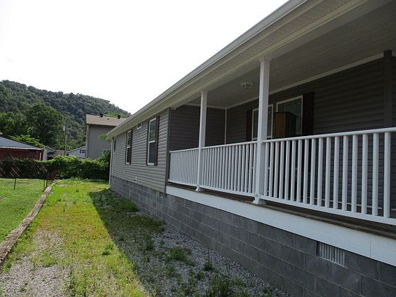 3rd image of 32 Bevins St