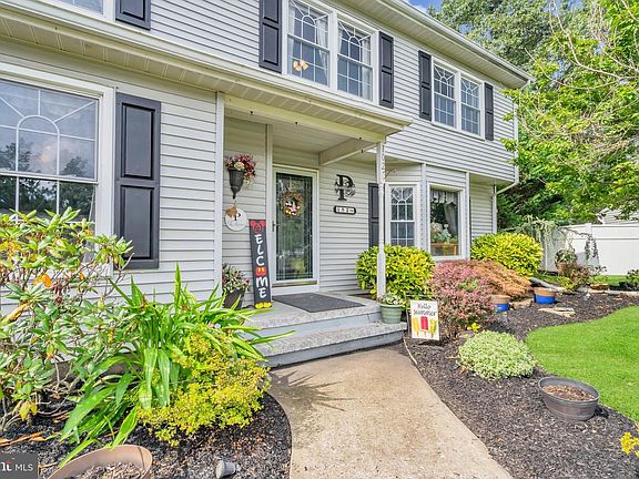 2nd image of 102 Scotia Ct