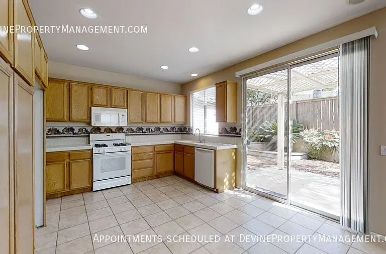 14124 Visions Dr — Photo 6