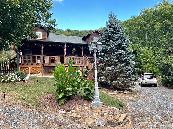 2nd image of 113 Pinecroft Rd