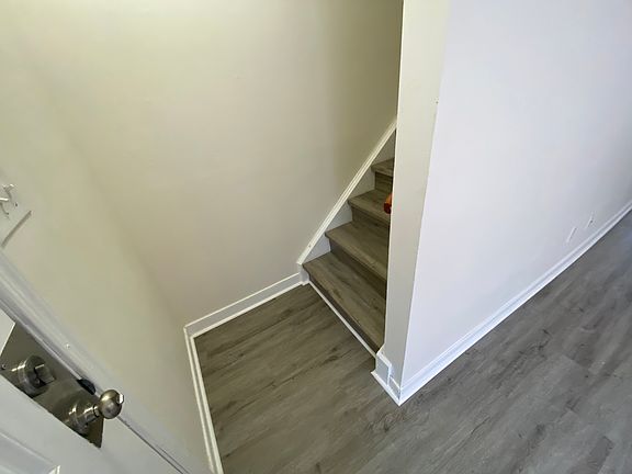 4th image of 156 Jenness Ln APT A