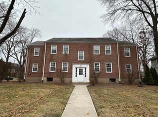 58 Ardmore Rd APT 1, West Hartford, CT 06119