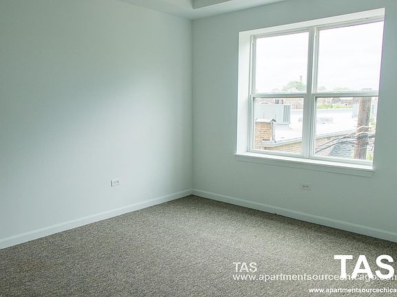 4th image of 1544 W Glenlake Ave APT 4H