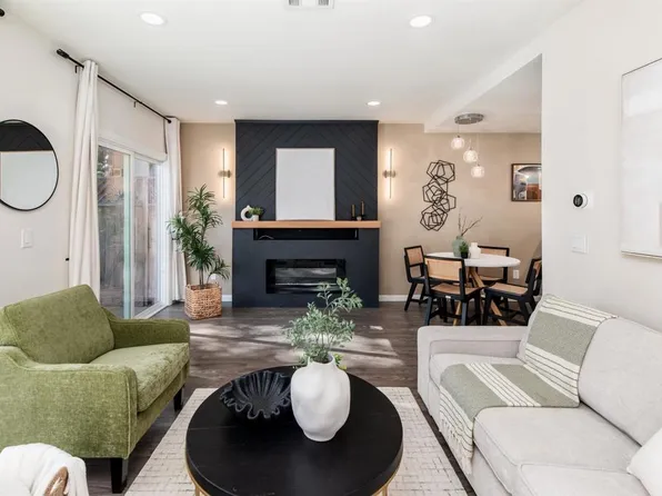 2349 Altisma Way Unit B, Carlsbad, CA 92009