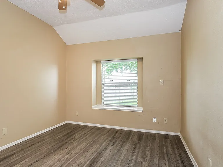 6042 Beaconridge Dr — Photo 10
