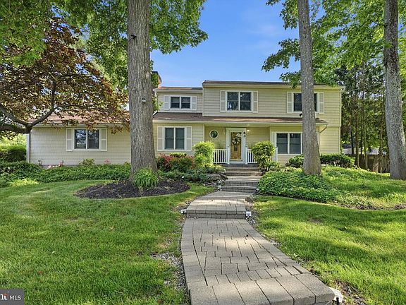3rd image of 63 Florister Dr