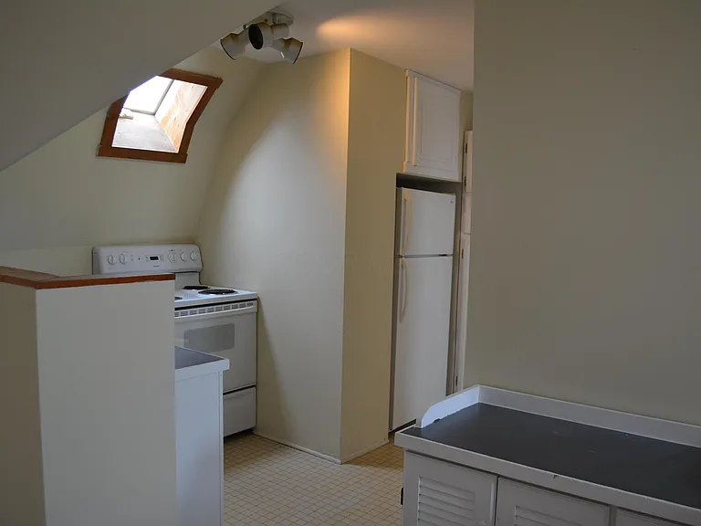 1353 Highland St #D — Photo 7