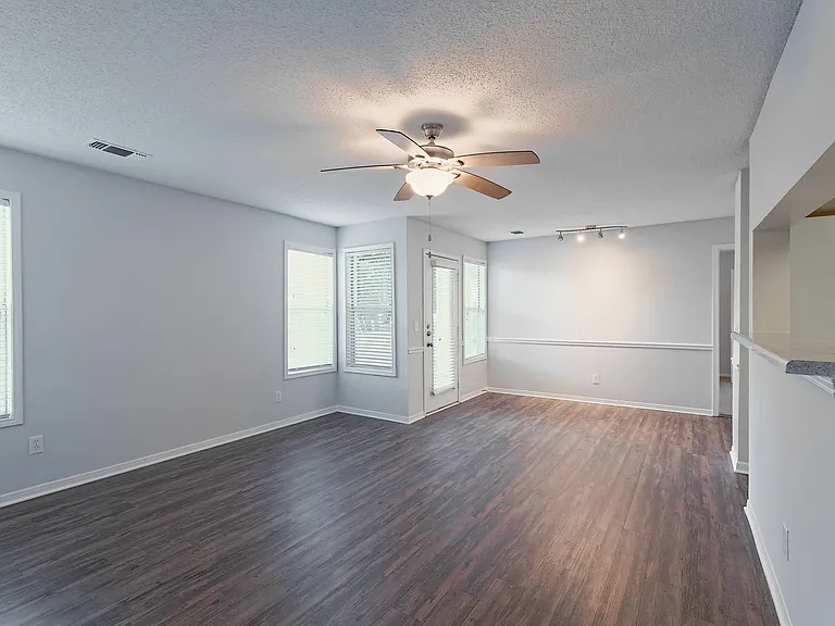 Cambridge Park Apartments — Photo 64