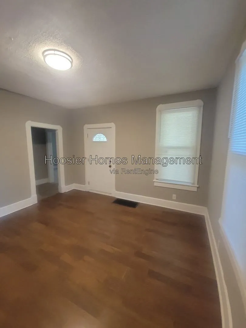 2 bed, 1.0 bath, 1176 sqft, $1,550 — Photo 3