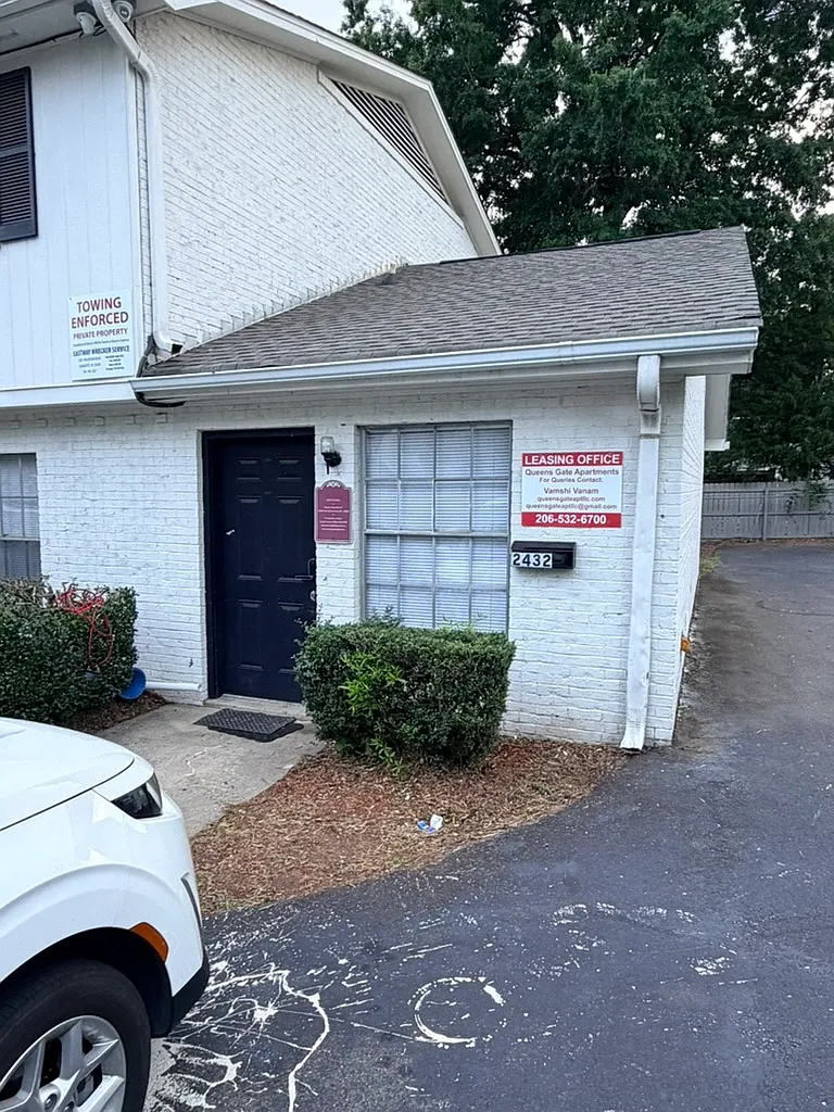 Queensgate apt llc — Photo 3