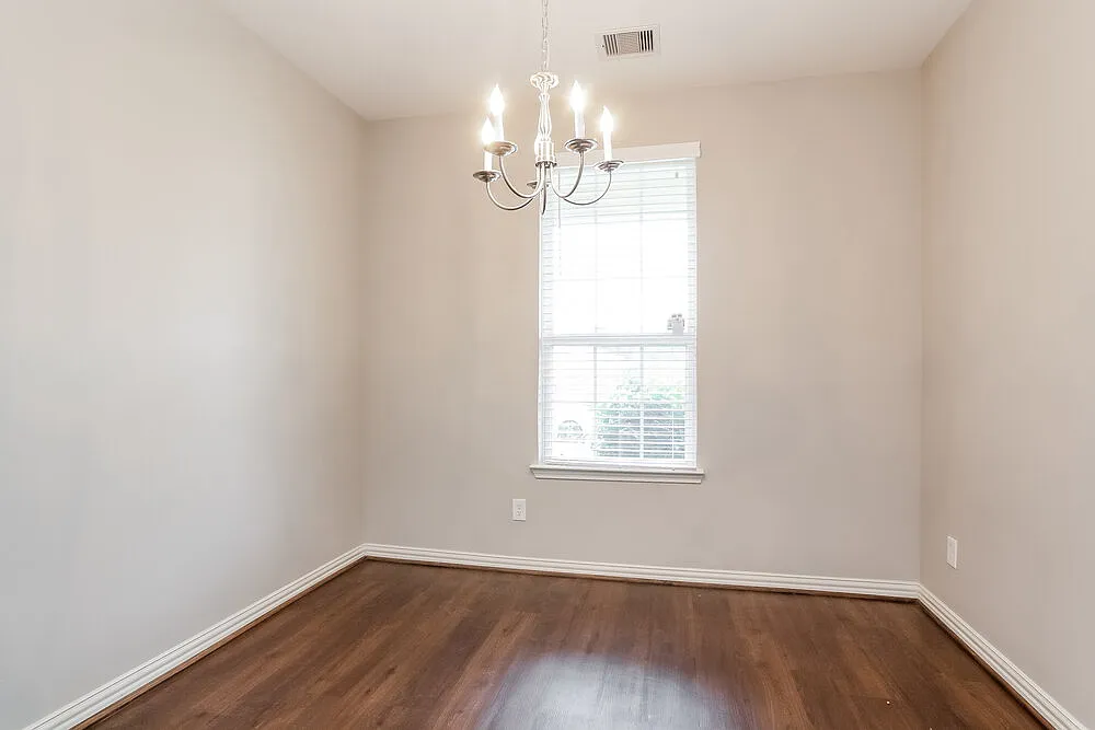 4 bed, 2.5 bath, 1708 sqft, $1,835 — Photo 4
