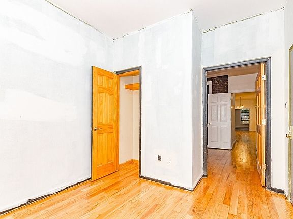 4th image of 135 Rogers Ave #A1x
