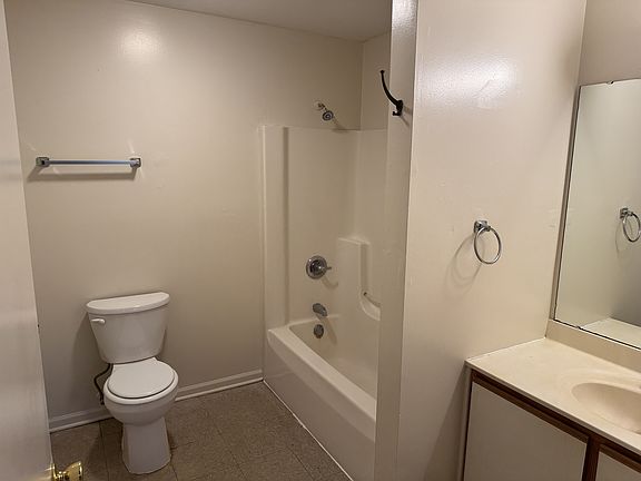 4th image of 1120 Minns Dr #3