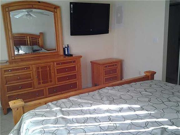 4th image of 4704 NW 114th Ave #2011