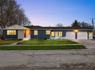 230 W Chestnut St, North Liberty, IA