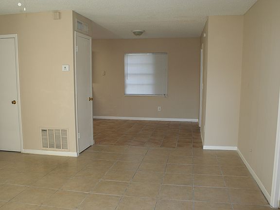 3rd image of 4770 Piedmont Ct