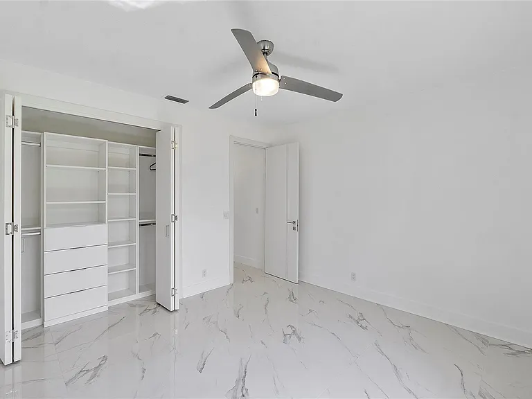 410 Sabal Way — Photo 35