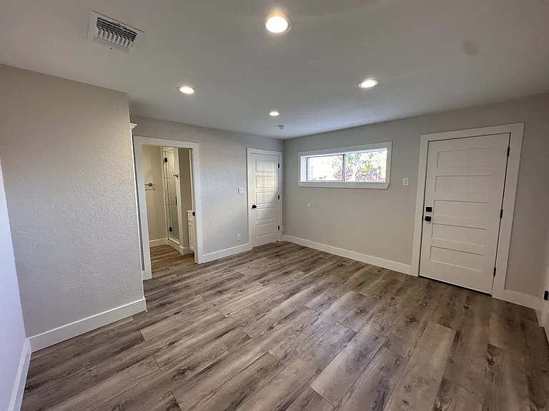 414 E Elm St #101 — Photo 6