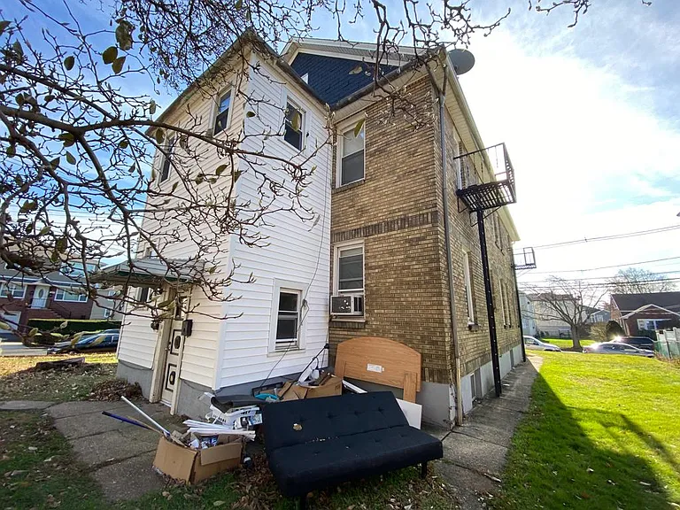 200 Maple Ave #2 — Photo 20
