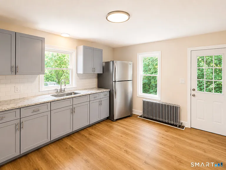 57 Pine St — Photo 2